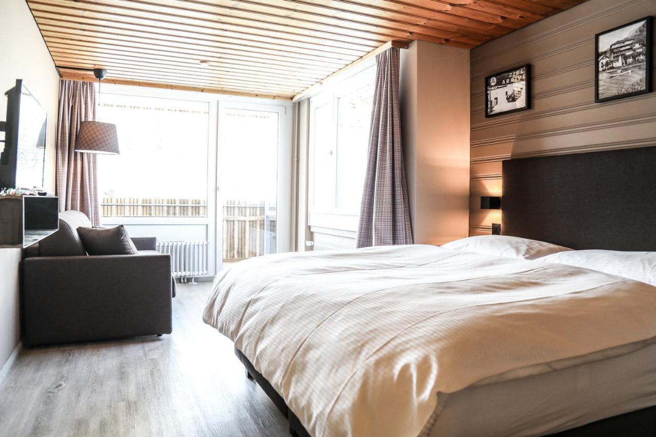 Provisorium13 Hotel Arosa