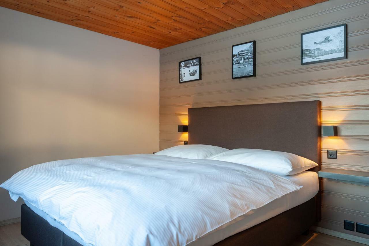 Provisorium13 Hotel Arosa