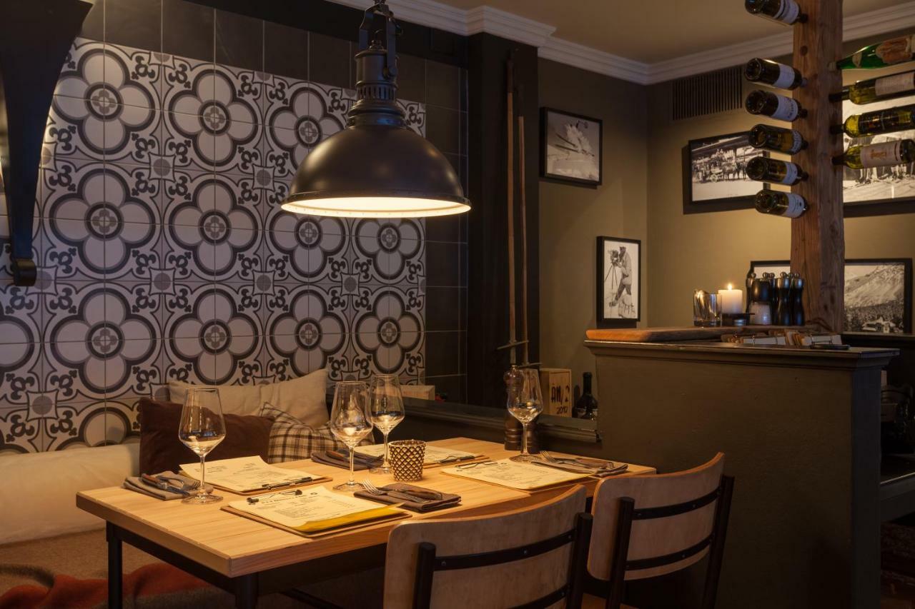 Provisorium13 Hotel Arosa